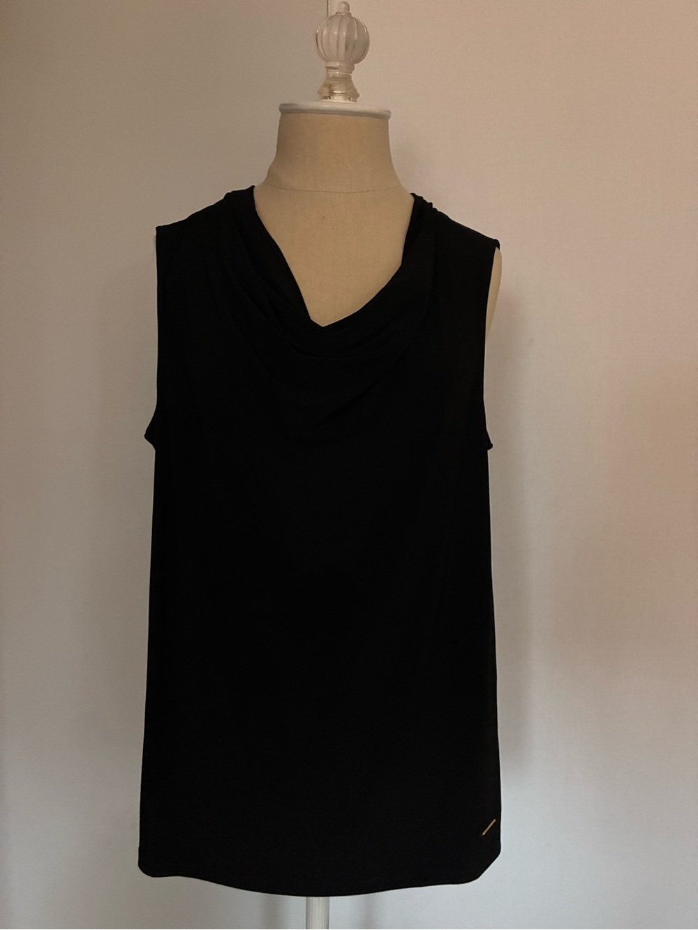 Jones New York Black Sleeveless Cowl Neck Tank